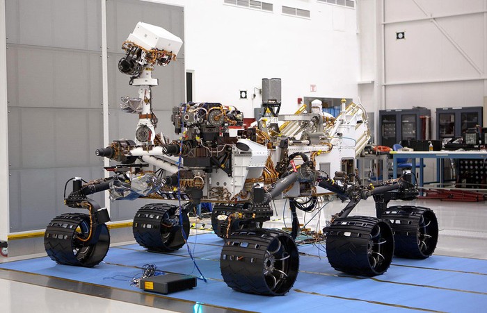 Robot Curiosity được lắp ráp tại phòng thí nghiệm của NASA vào tháng 11/2011